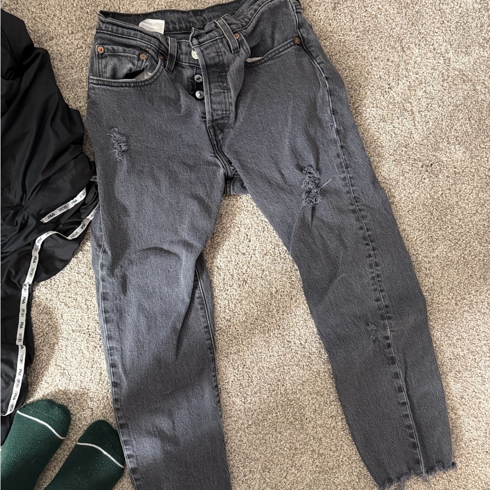 Levi's Women's 501 straight leg jeans (Size 26)